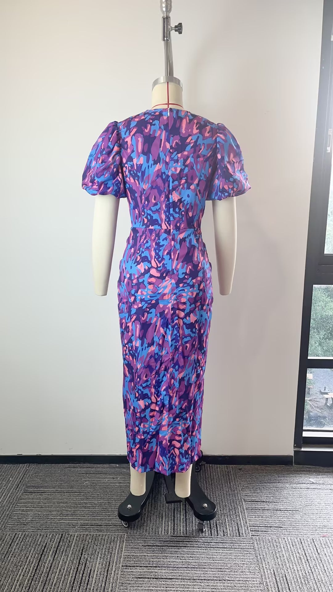 Womens Elegant Printed V-Neck Lantern Sleeve Dress
