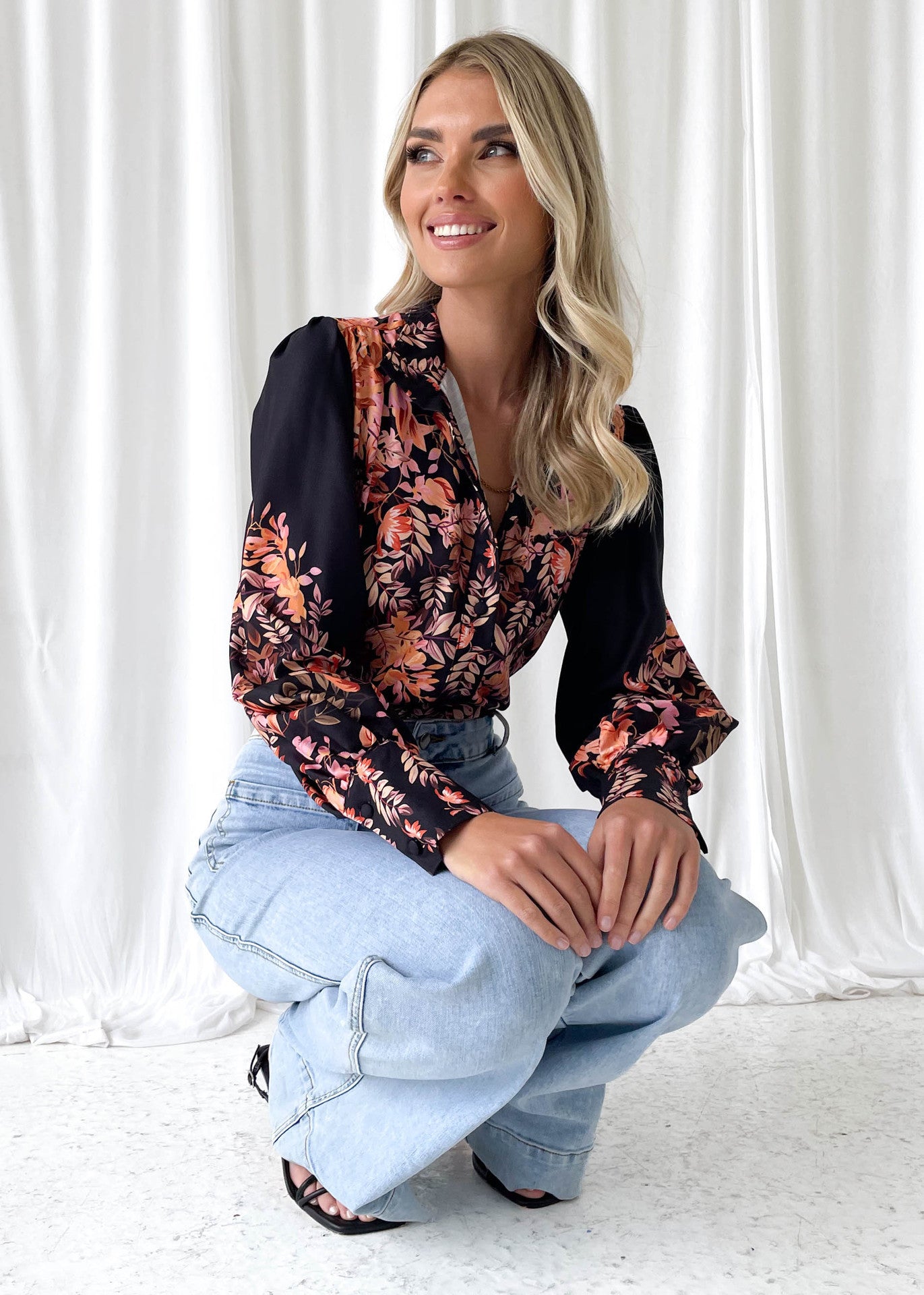Women's Printed V-Neck Long Sleeve Single-Breasted Blouse