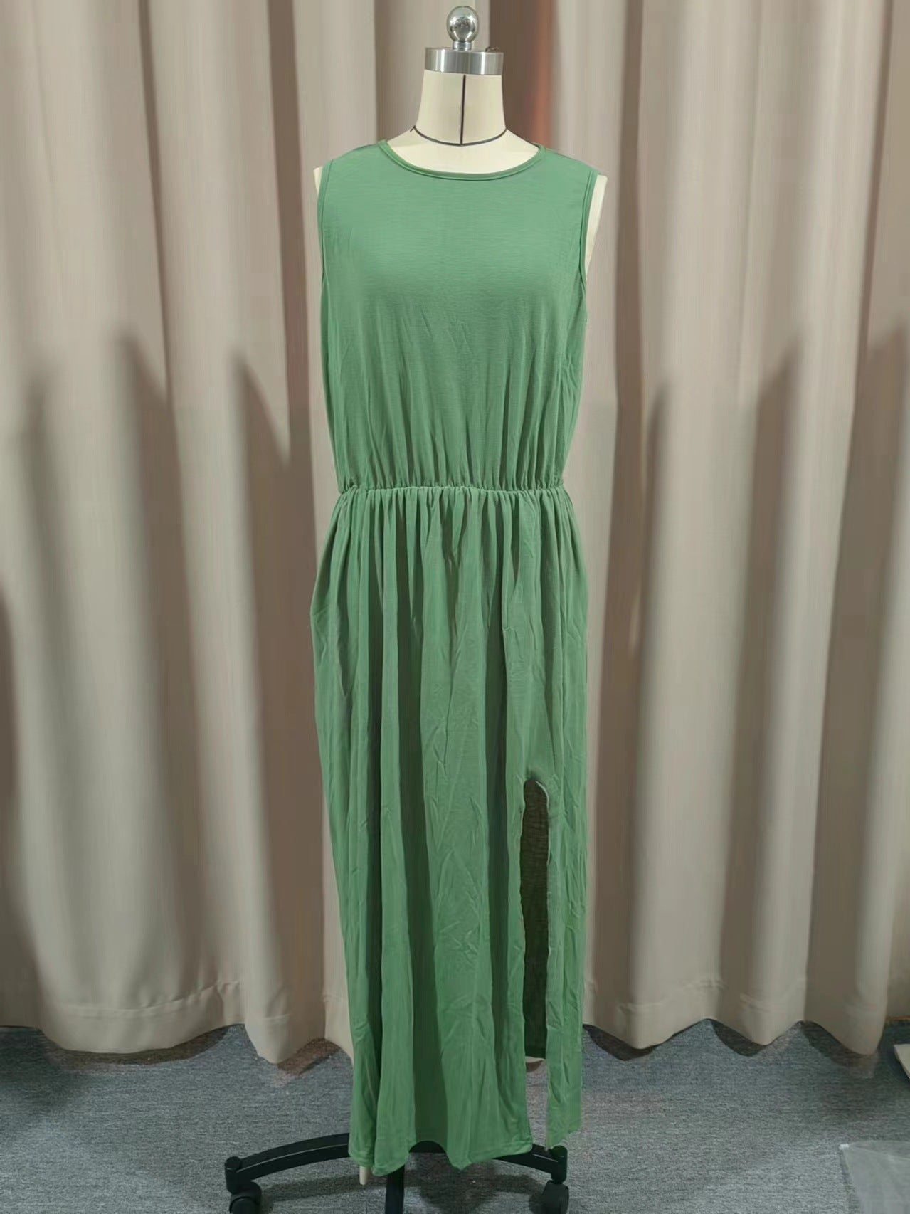 Solid Color Round Neck Sleeveless Lantern Split Dress