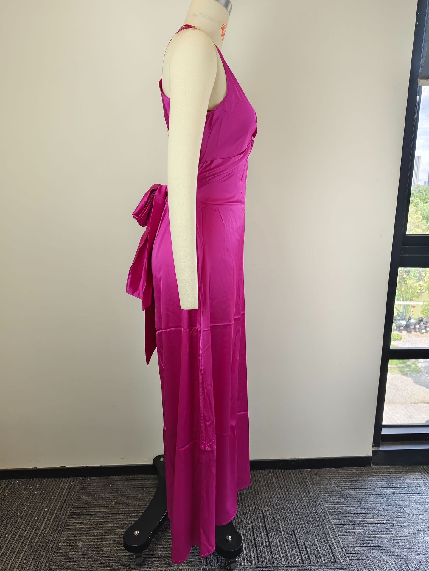 Women's Elegant Sexy Solid Color V-neck Pleated Slim Dress