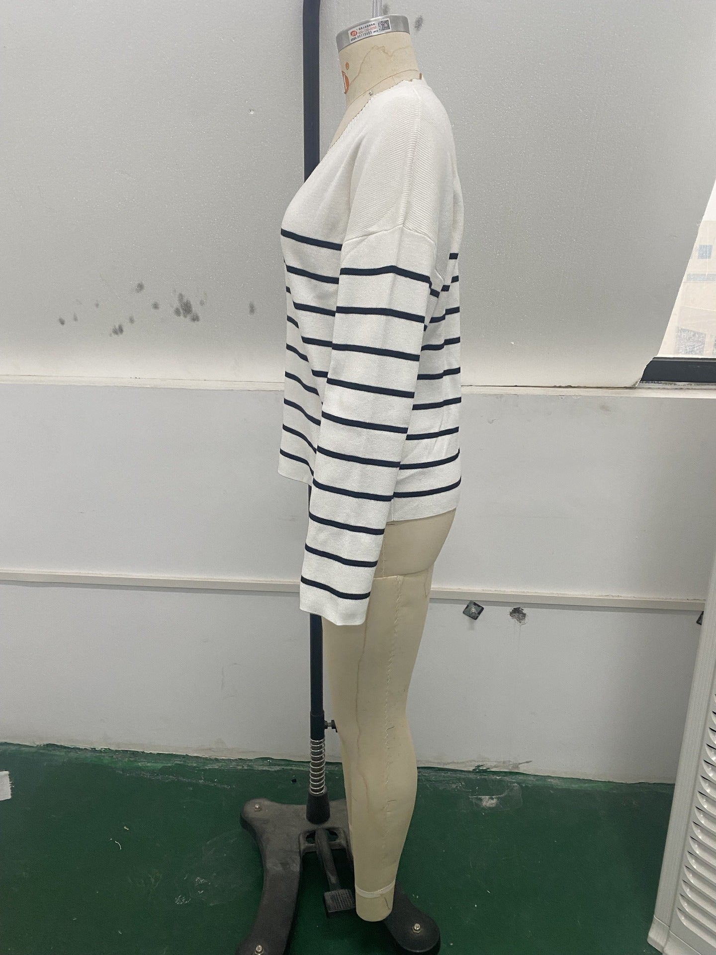 Pullover Knitted Sweater V-Neck Long Sleeve Striped Sweater