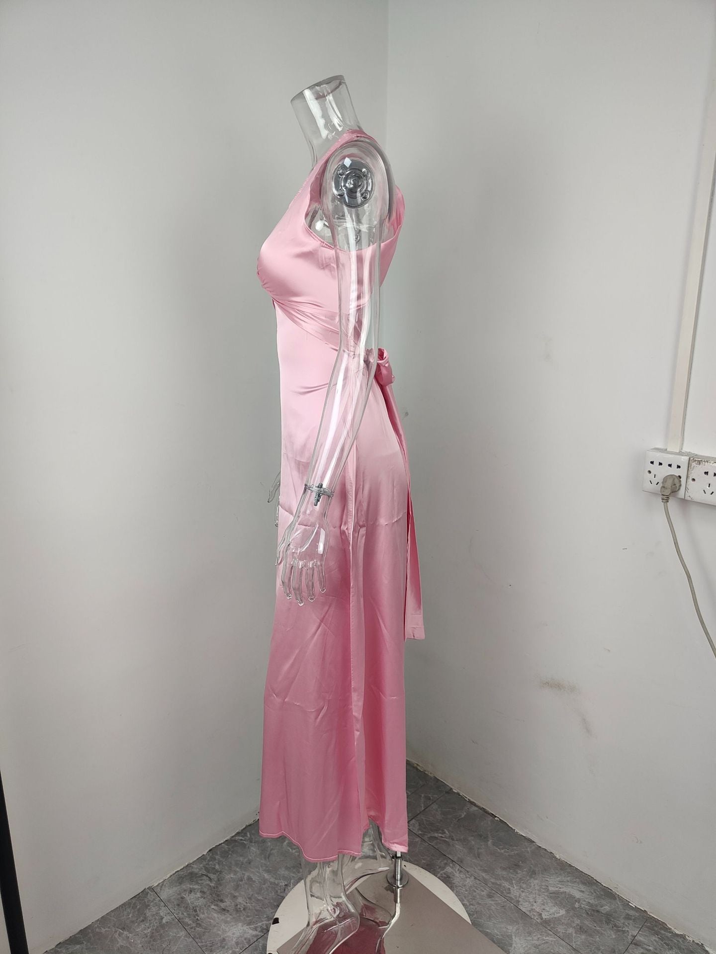 Women's Elegant Sexy Solid Color V-neck Pleated Slim Dress