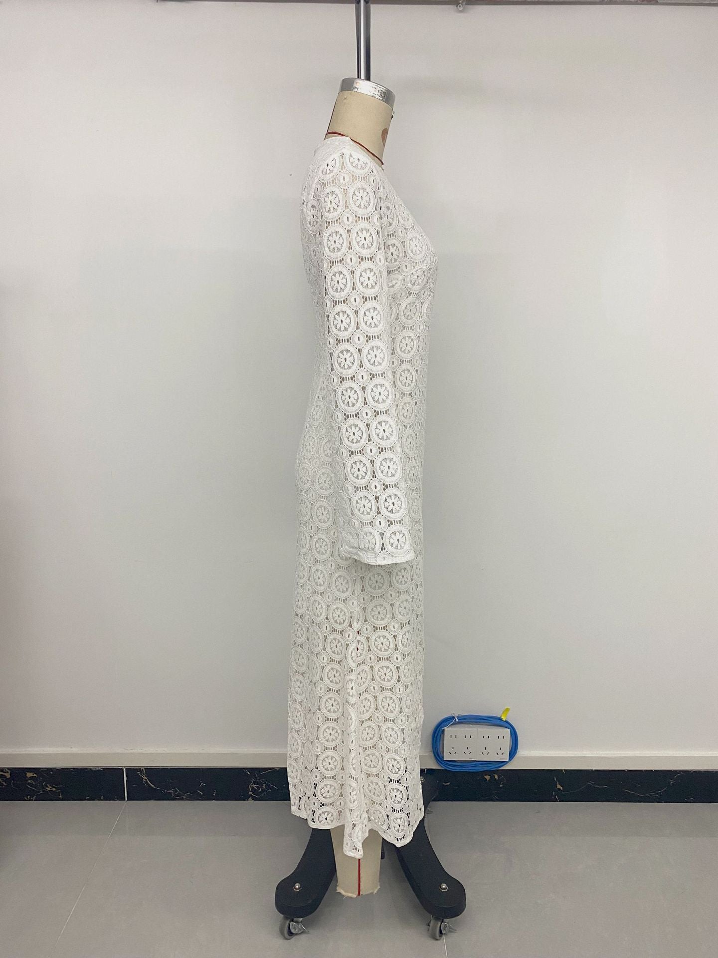 Elegant Fishtail Dress Long Sleeve Lace Solid Color Dress