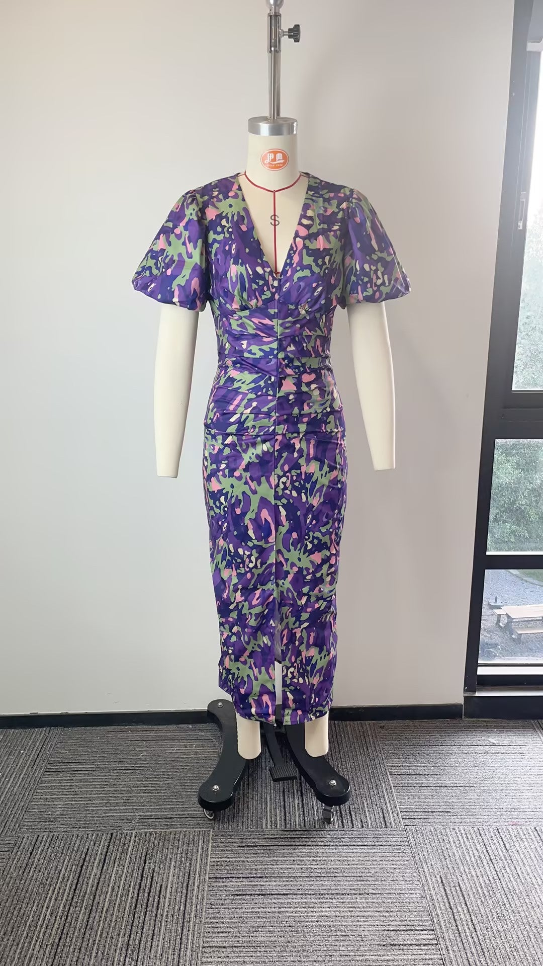 Womens Elegant Printed V-Neck Lantern Sleeve Dress