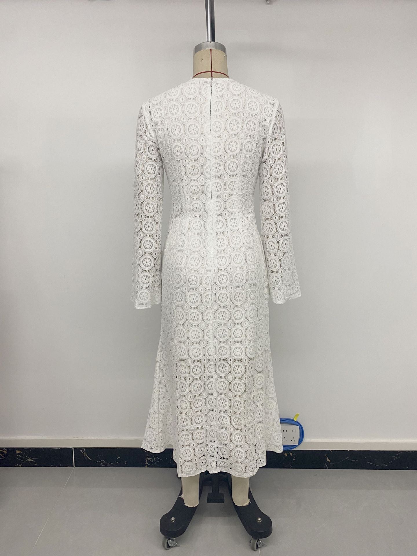 Elegant Fishtail Dress Long Sleeve Lace Solid Color Dress